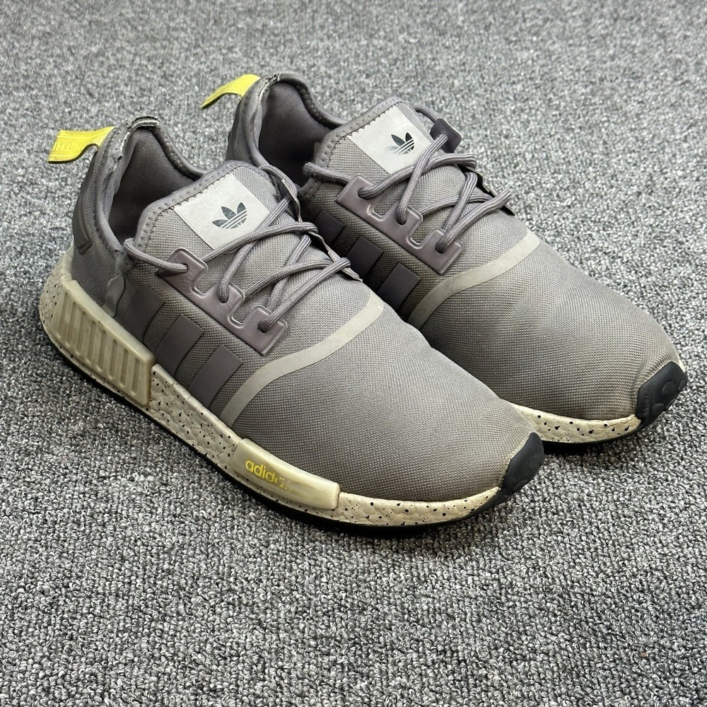 Adidas Shoes Mens Size 9.5 NMD R1 Trace Gray White Knit Casual Sneakers